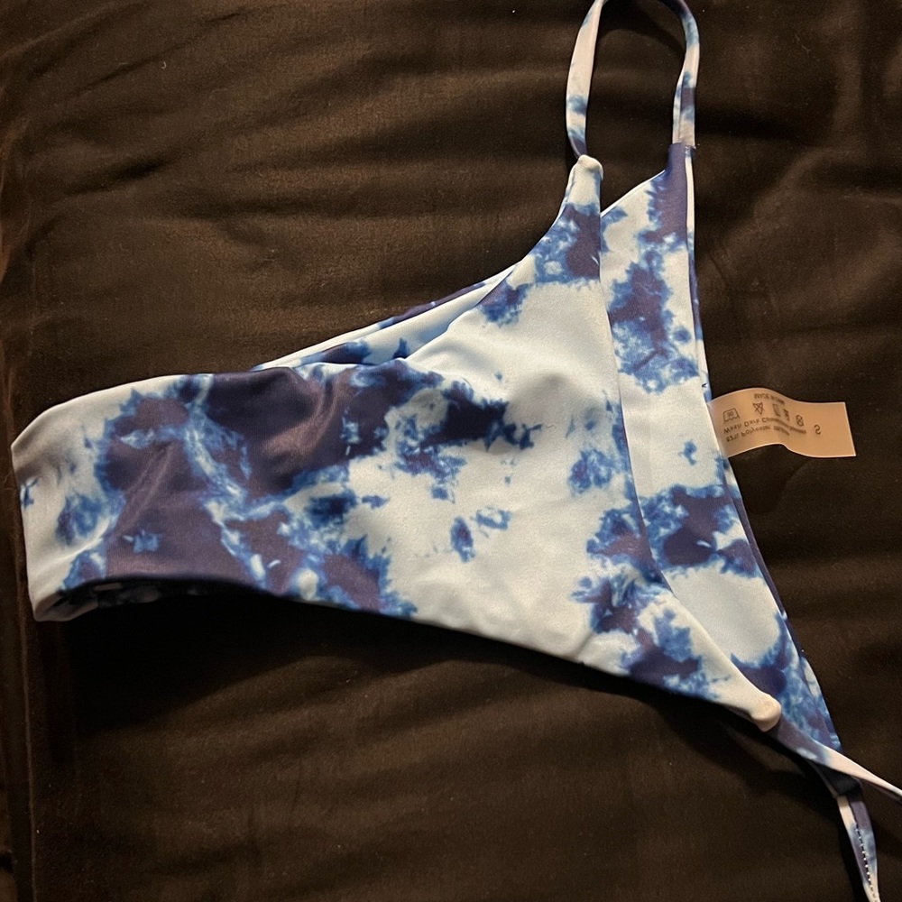 Shein cheeky seamless blue tie dye bikini bottom small never worn